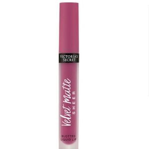 NWOT Victoria Secret Velvet Matte Sheer Liquid Lip in Hush